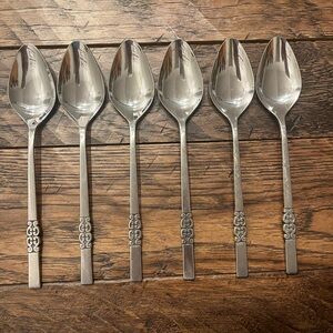 Danish Scroll (Stainless)
by INTERNATIONAL SILVER (6) Soup Spoons